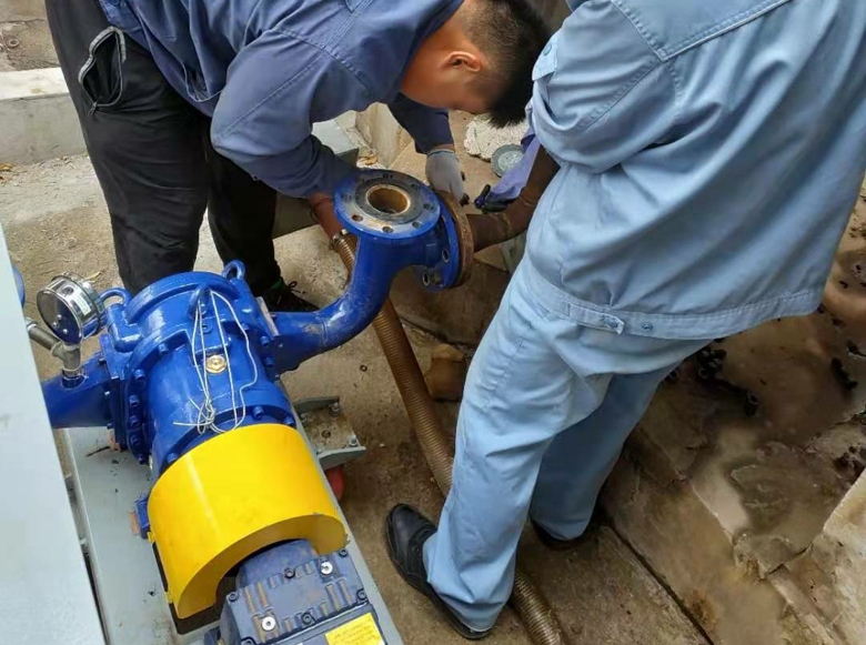 养殖场的粪便污水怎么抽排清理？凸轮转子泵合适吗？